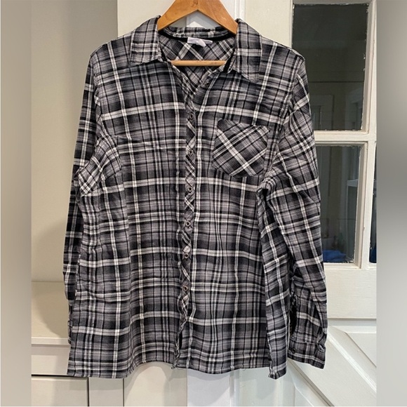 Westport Tops - Westport Women's Button Down Shirt